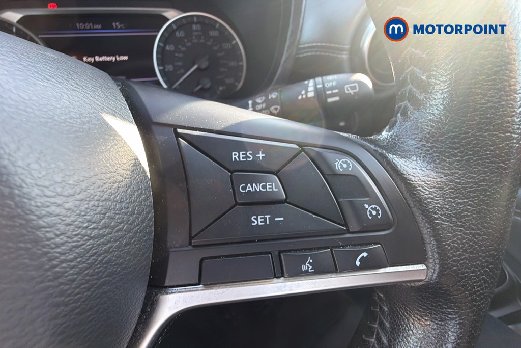 Nissan Juke N-Connecta Manual Petrol SUV - Stock Number (1623470) - 4th supplementary image