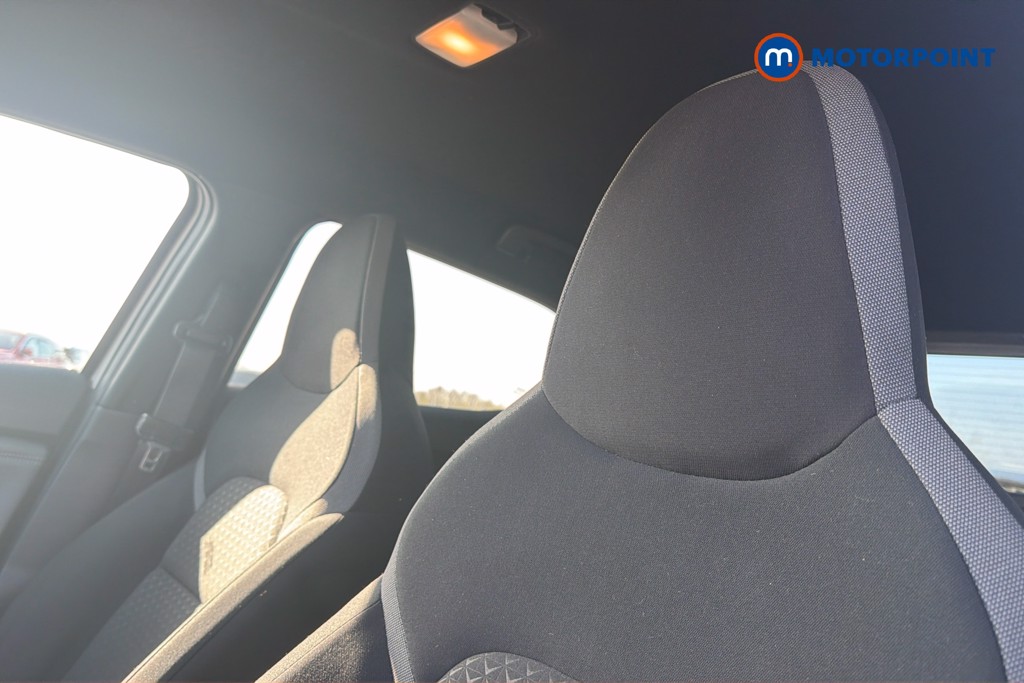 Nissan Juke N-Connecta Manual Petrol SUV - Stock Number (1623470) - 23rd supplementary image