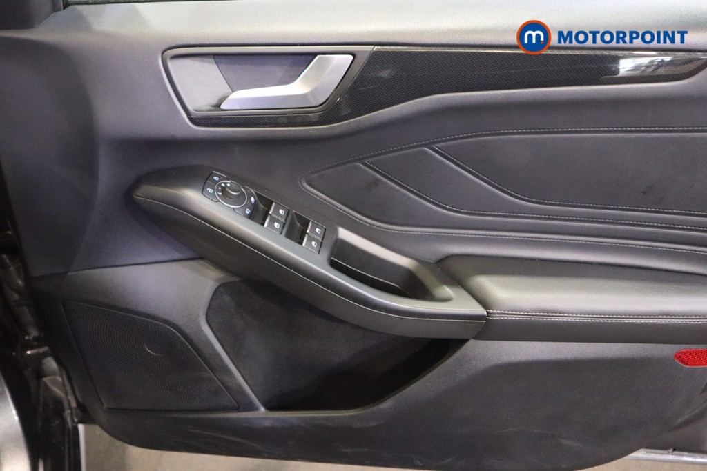 Ford Focus St-Line Vignale Manual Petrol Hatchback - Stock Number (1623782) - 13th supplementary image