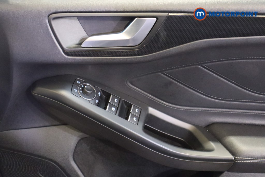 Ford Focus St-Line Vignale Manual Petrol Hatchback - Stock Number (1623782) - 14th supplementary image