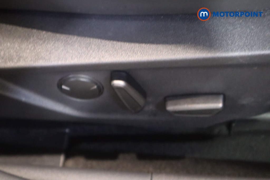 Ford Focus St-Line Vignale Manual Petrol Hatchback - Stock Number (1623782) - 16th supplementary image