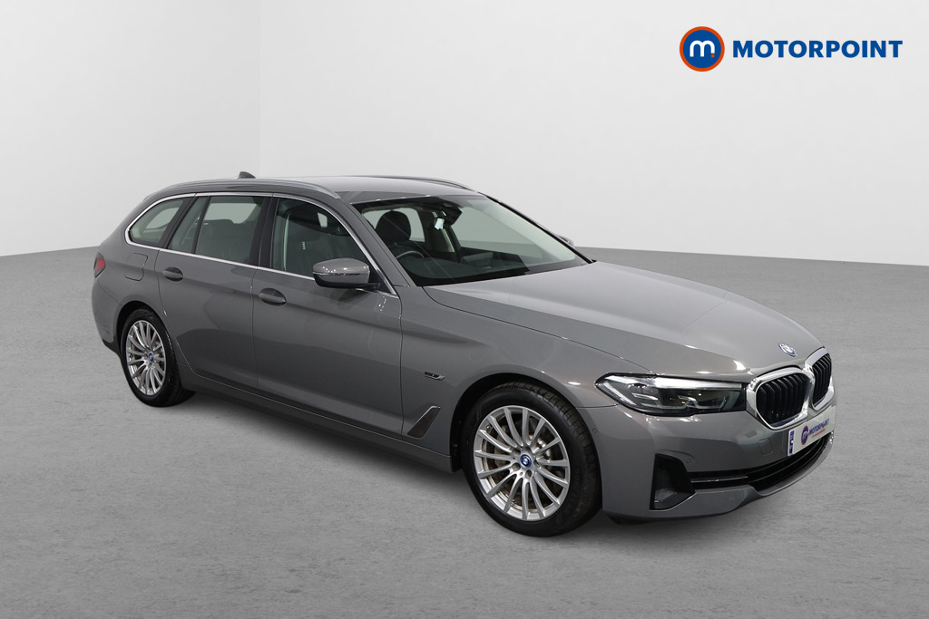 BMW 5 Series SE Automatic Petrol Plug-In Hybrid Estate - Stock Number (1624224) - Drivers side front corner
