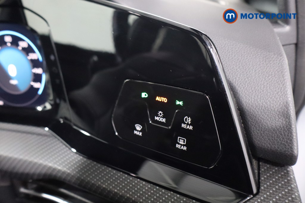 Volkswagen Golf R-Line Automatic Petrol Estate - Stock Number (1624236) - 18th supplementary image