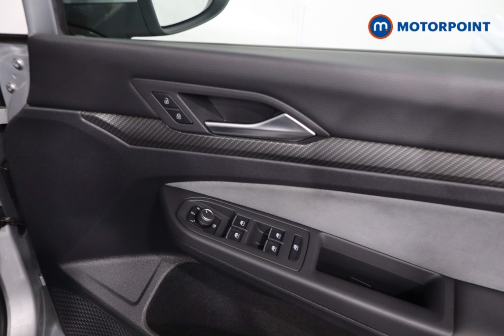 Volkswagen Golf R-Line Automatic Petrol Estate - Stock Number (1624236) - 26th supplementary image