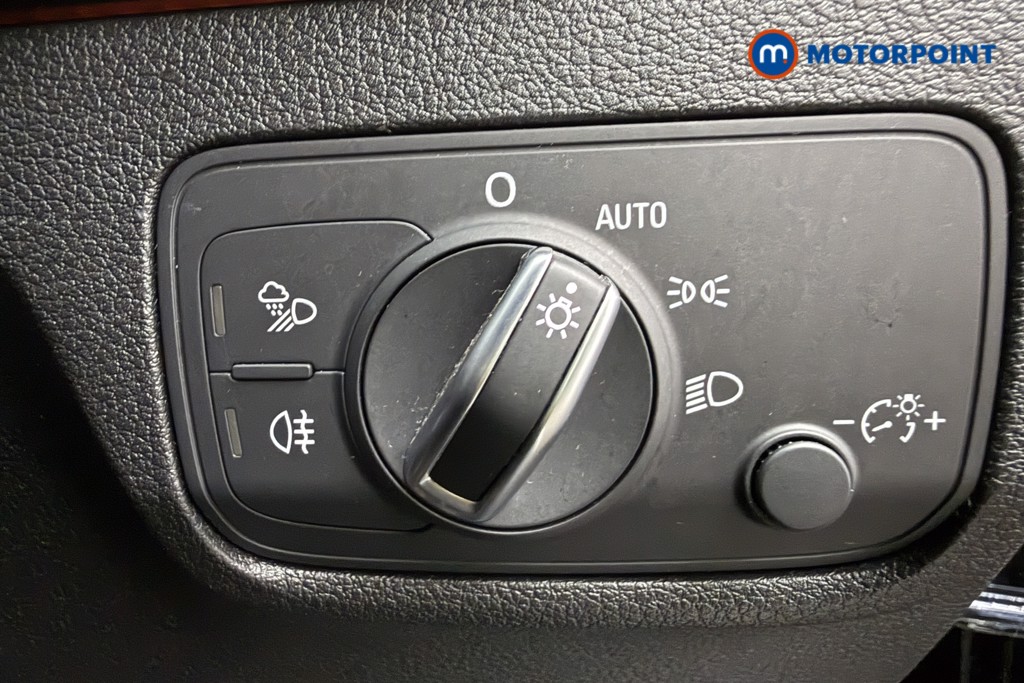 Audi Q2 Black Edition Manual Petrol SUV - Stock Number (1624388) - 15th supplementary image