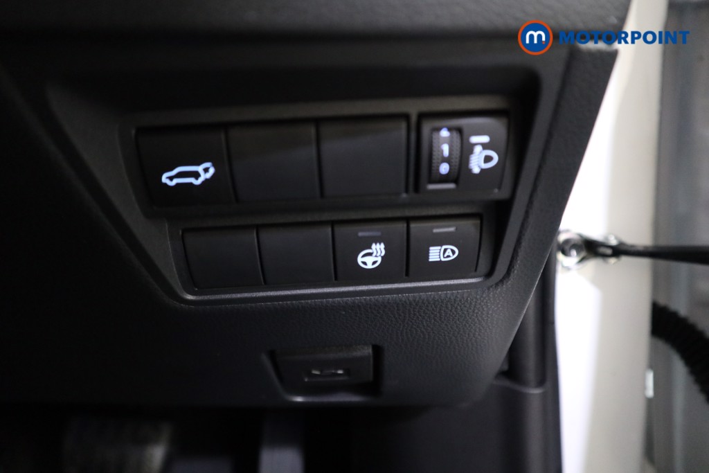 Toyota Yaris Cross Excel Automatic Petrol-Electric Hybrid Estate - Stock Number (1625268) - 13th supplementary image