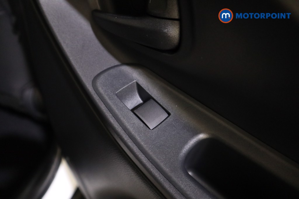 Toyota Yaris Cross Excel Automatic Petrol-Electric Hybrid Estate - Stock Number (1625268) - 20th supplementary image