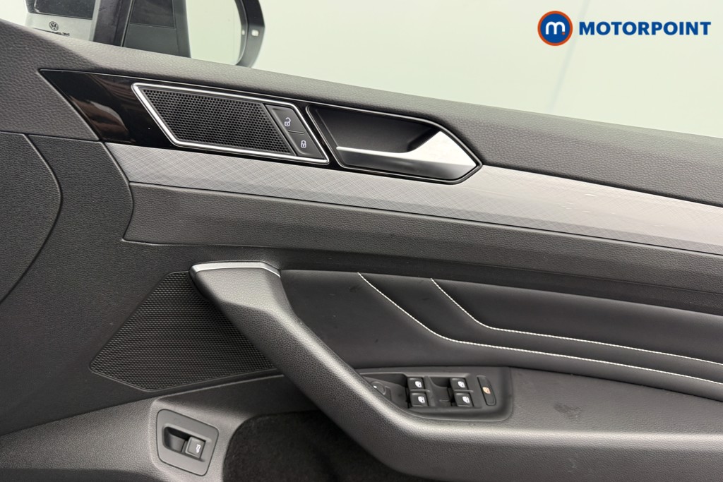 Volkswagen Passat SEL Automatic Petrol Estate - Stock Number (1625747) - 9th supplementary image