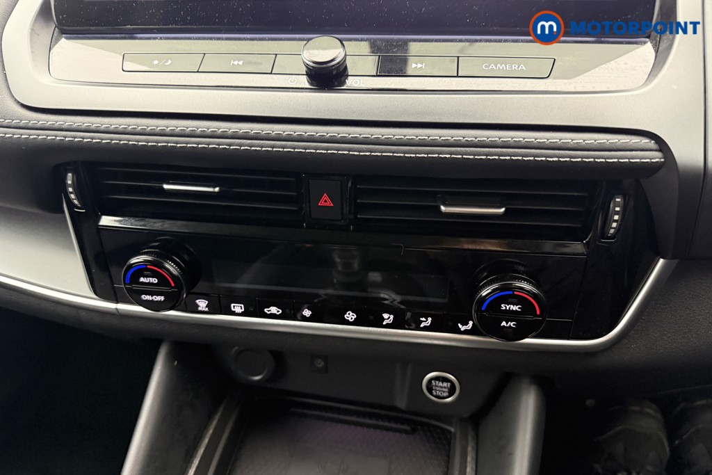 Nissan Qashqai N-Connecta Manual Petrol SUV - Stock Number (1625778) - 4th supplementary image