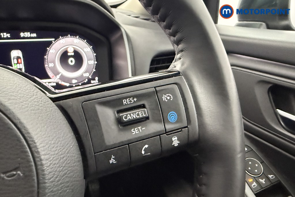 Nissan Qashqai N-Connecta Manual Petrol SUV - Stock Number (1625778) - 8th supplementary image