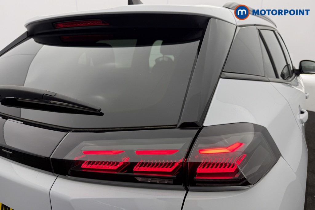 Peugeot 2008 Allure Manual Petrol SUV - Stock Number (1625966) - 15th supplementary image