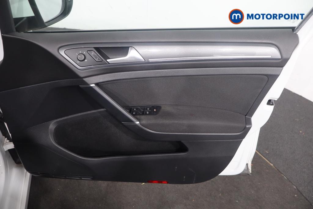 Volkswagen Golf R-Line Automatic Diesel Hatchback - Stock Number (1626088) - 9th supplementary image