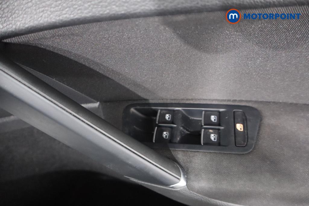 Volkswagen Golf R-Line Automatic Diesel Hatchback - Stock Number (1626088) - 11th supplementary image