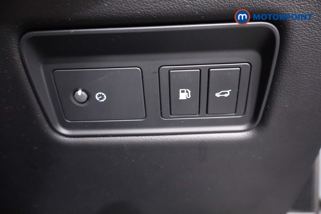 Land Rover Range Rover Sport Hse Silver Automatic Petrol Plug-In Hybrid SUV - Stock Number (1626200) - 17th supplementary image