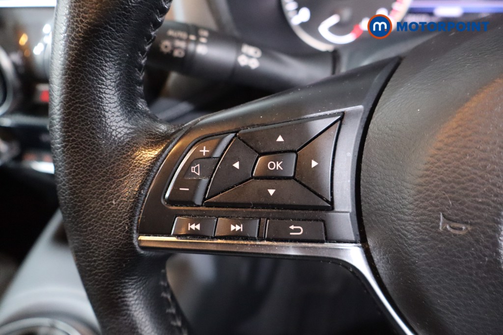 Nissan Juke N-Connecta Manual Petrol SUV - Stock Number (1626391) - 7th supplementary image