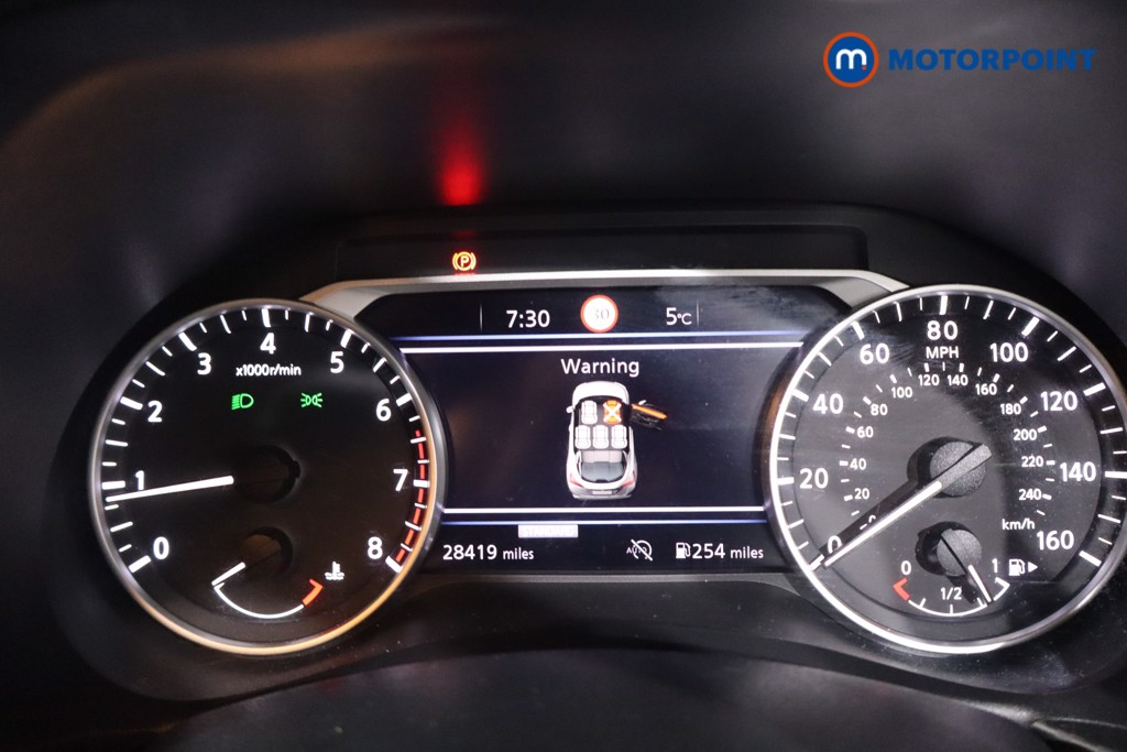 Nissan Juke N-Connecta Manual Petrol SUV - Stock Number (1626391) - 16th supplementary image
