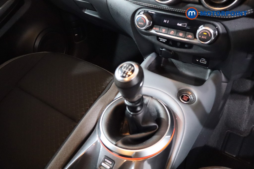 Nissan Juke N-Connecta Manual Petrol SUV - Stock Number (1626391) - 19th supplementary image