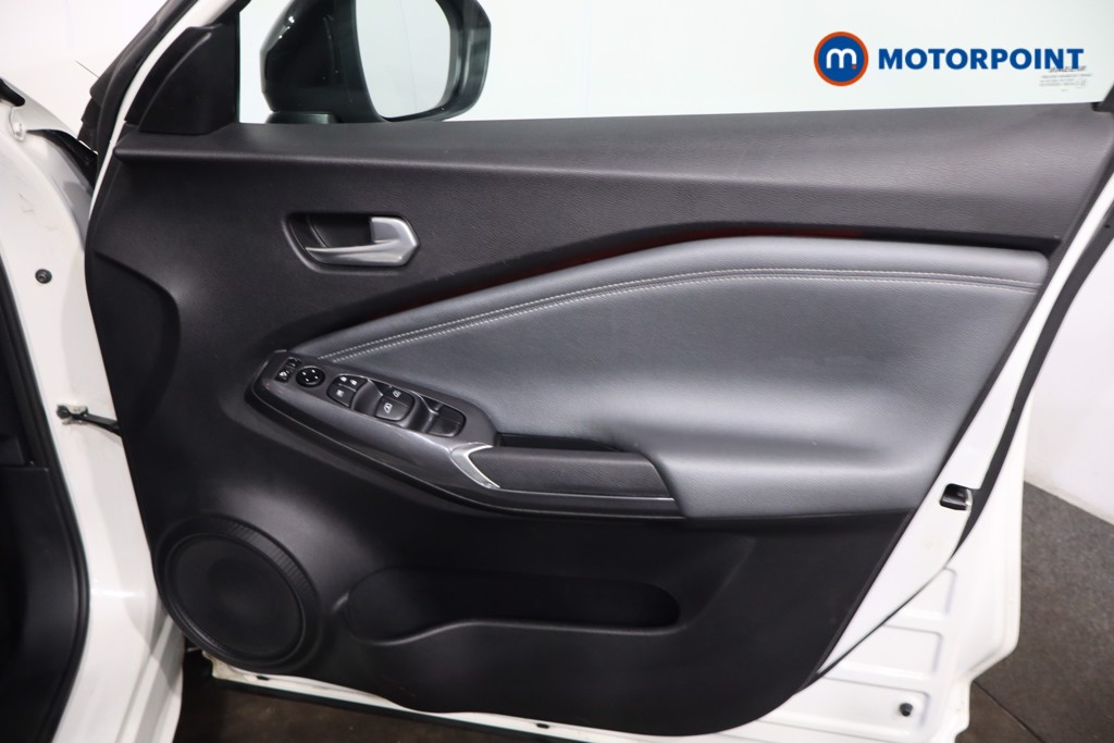 Nissan Juke N-Connecta Manual Petrol SUV - Stock Number (1626391) - 22nd supplementary image