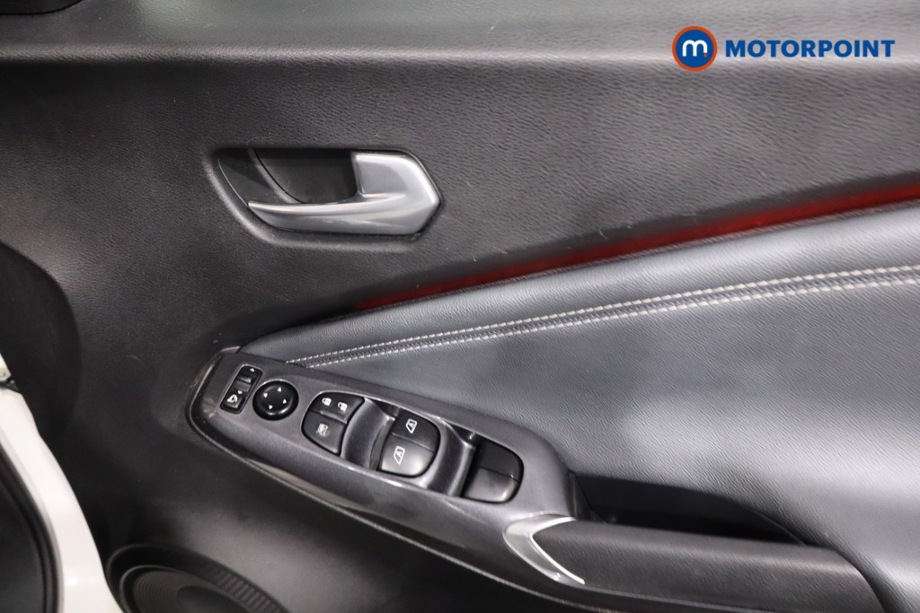 Nissan Juke N-Connecta Manual Petrol SUV - Stock Number (1626391) - 23rd supplementary image