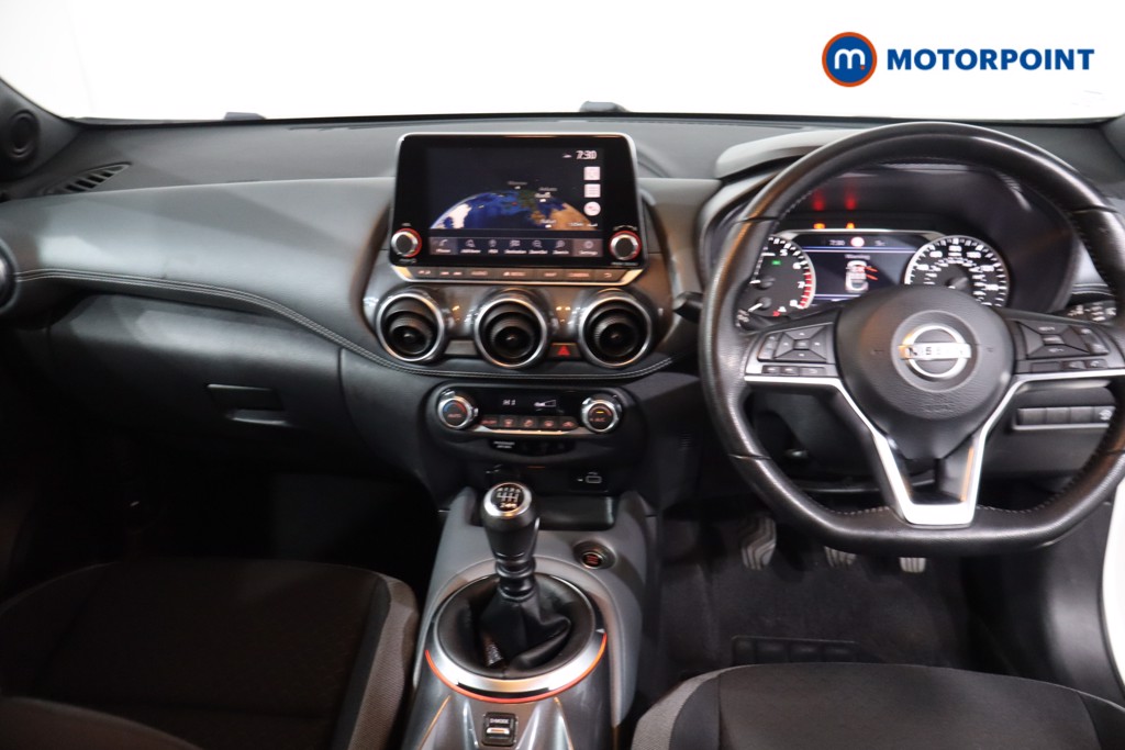 Nissan Juke N-Connecta Manual Petrol SUV - Stock Number (1626391) - 1st supplementary image