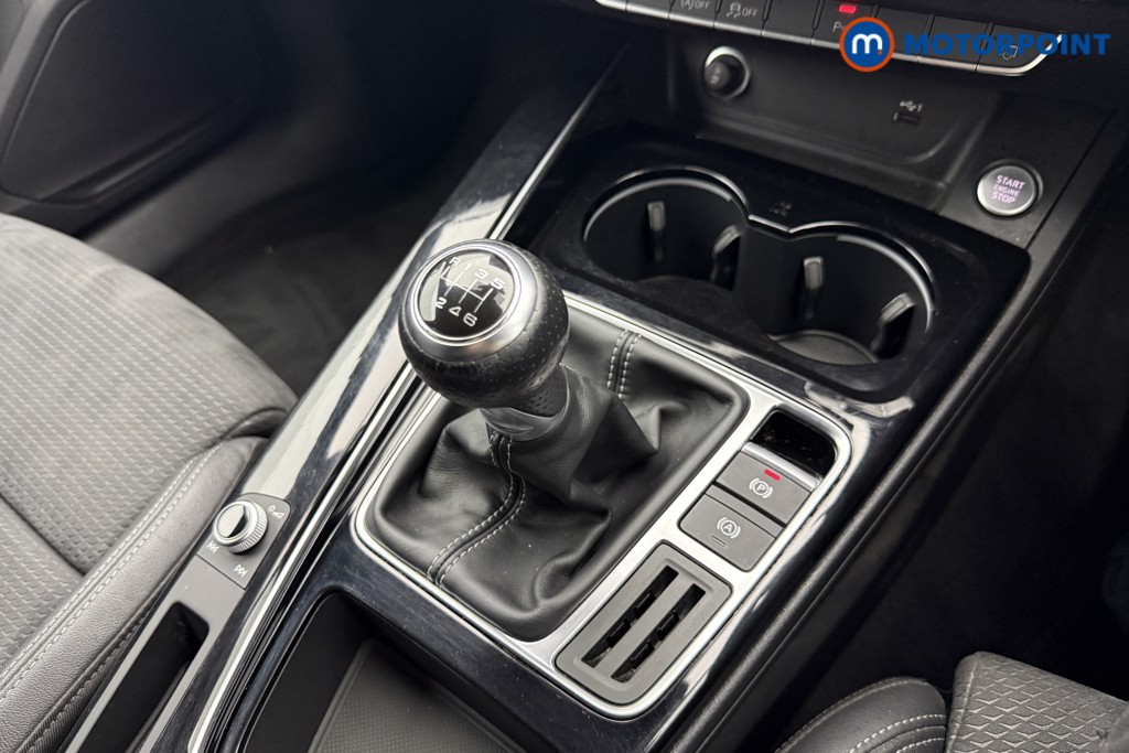 Audi A4 Black Edition Manual Petrol Estate - Stock Number (1626445) - 4th supplementary image