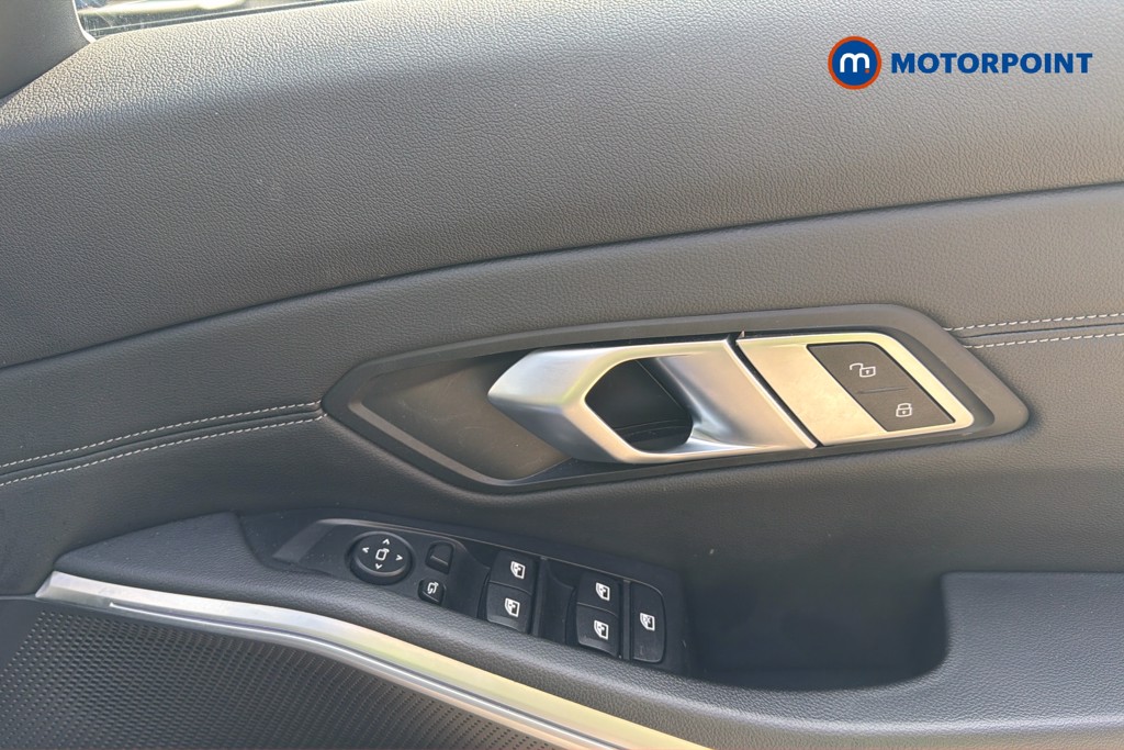 BMW 3 Series M Sport Automatic Petrol Plug-In Hybrid Saloon - Stock Number (1601630) - 20th supplementary image