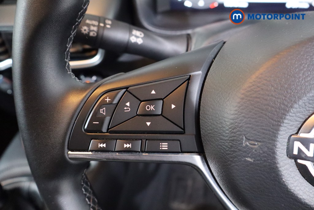 Nissan Juke N-Connecta Manual Petrol SUV - Stock Number (1610435) - 7th supplementary image