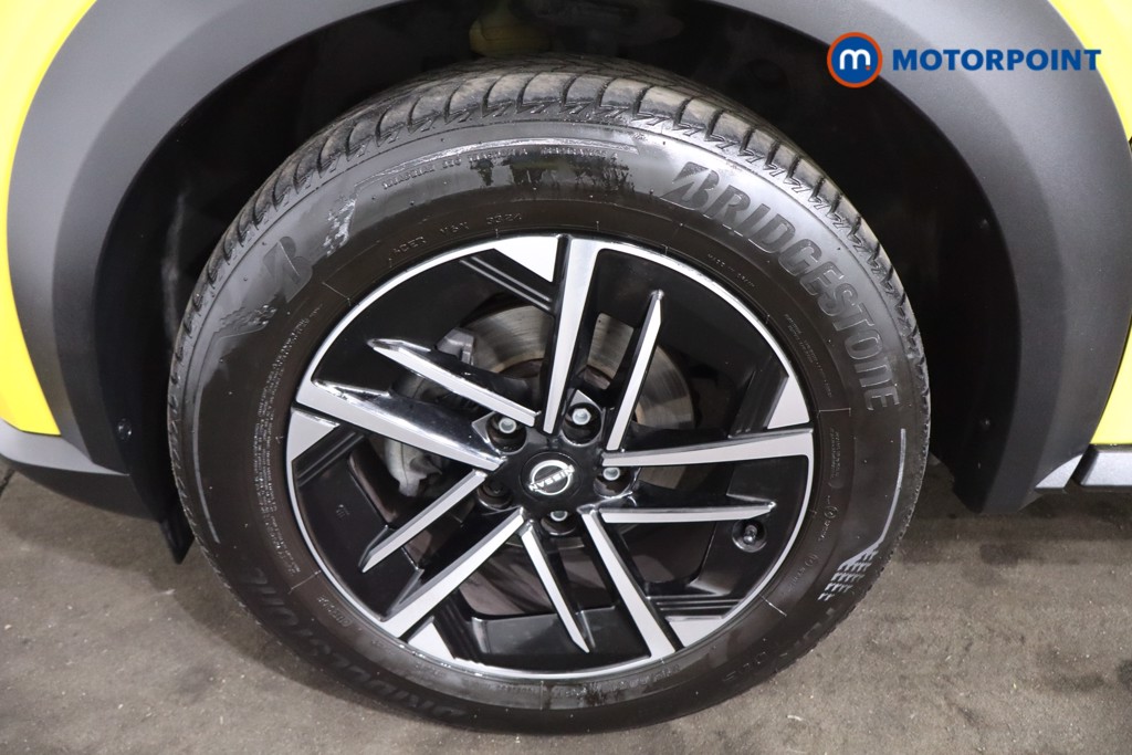 Nissan Juke N-Connecta Manual Petrol SUV - Stock Number (1610435) - 11th supplementary image