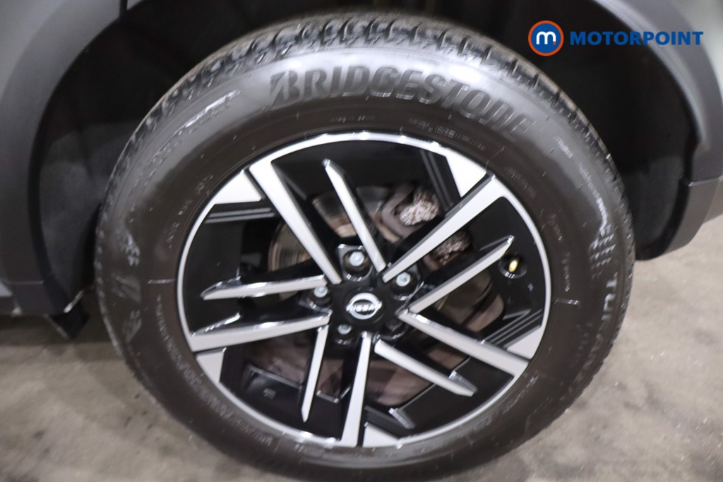 Nissan Juke N-Connecta Manual Petrol SUV - Stock Number (1610435) - 12th supplementary image