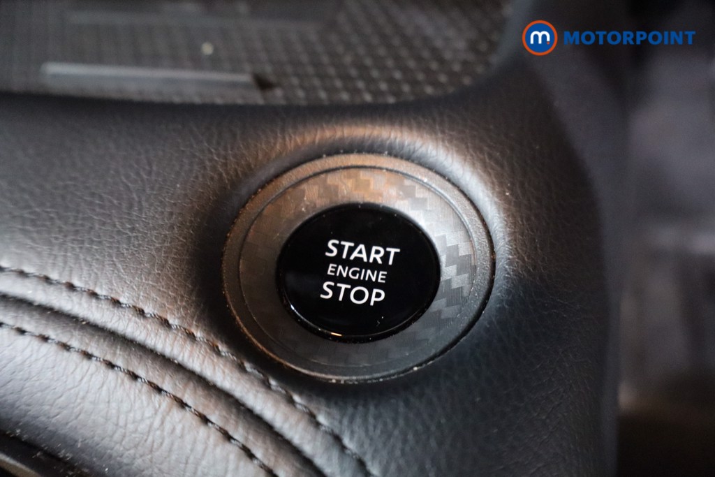 Nissan Juke N-Connecta Manual Petrol SUV - Stock Number (1610435) - 20th supplementary image