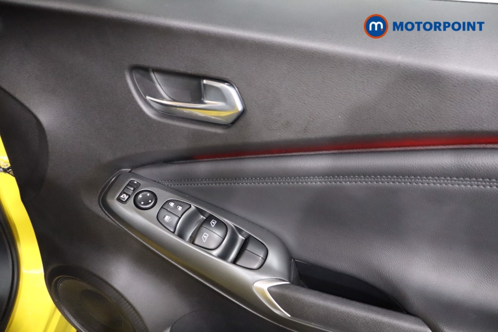 Nissan Juke N-Connecta Manual Petrol SUV - Stock Number (1610435) - 23rd supplementary image