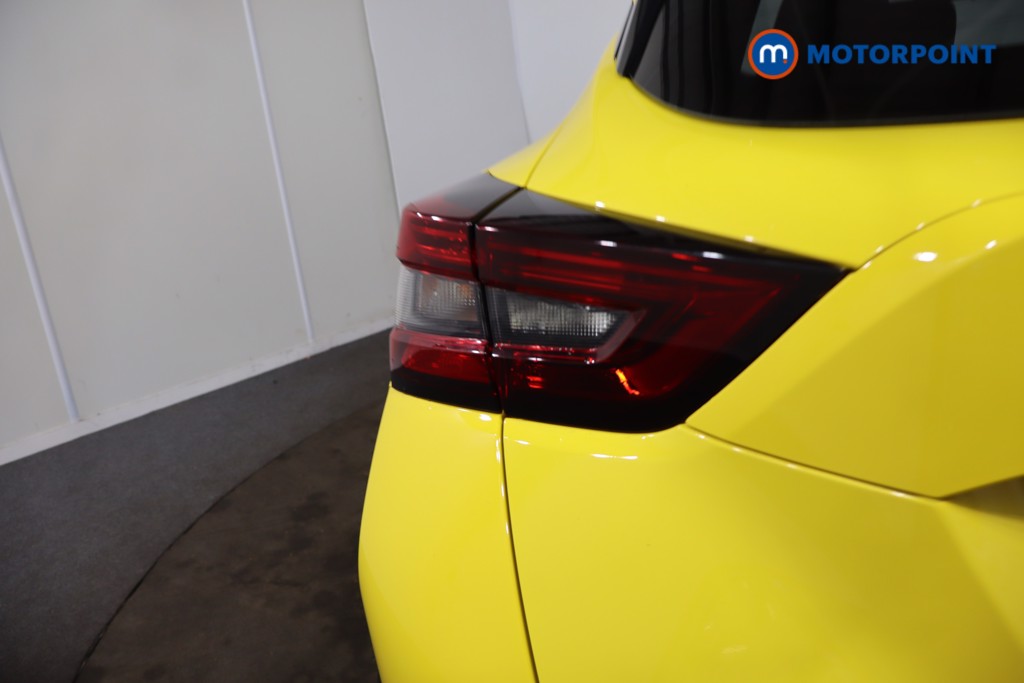 Nissan Juke N-Connecta Manual Petrol SUV - Stock Number (1610435) - 32nd supplementary image