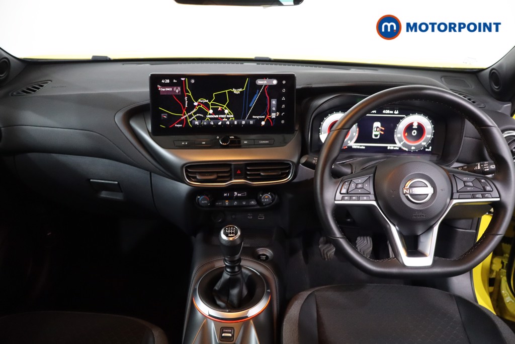 Nissan Juke N-Connecta Manual Petrol SUV - Stock Number (1610435) - 1st supplementary image