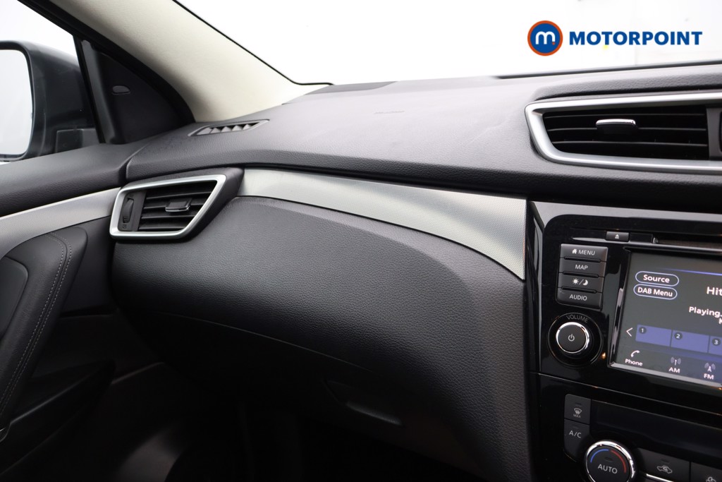 Nissan Qashqai Tekna Manual Petrol SUV - Stock Number (1612651) - 7th supplementary image