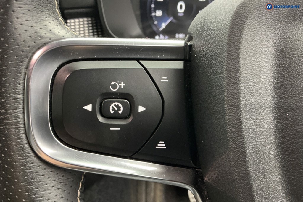 Volvo Xc40 R Design Automatic Petrol SUV - Stock Number (1613986) - 23rd supplementary image