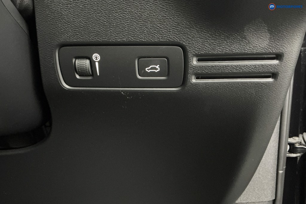 Volvo Xc40 R Design Automatic Petrol SUV - Stock Number (1613986) - 25th supplementary image