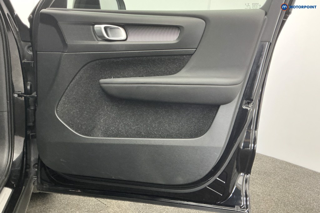 Volvo Xc40 R Design Automatic Petrol SUV - Stock Number (1613986) - 26th supplementary image
