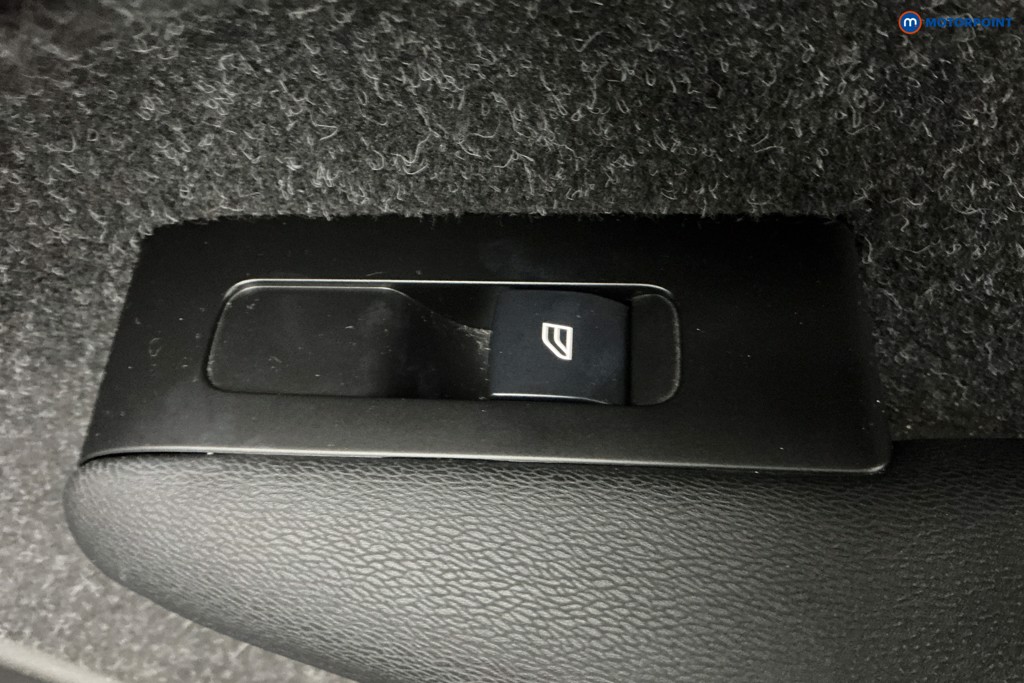 Volvo Xc40 R Design Automatic Petrol SUV - Stock Number (1613986) - 29th supplementary image