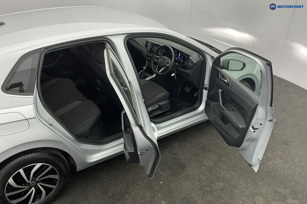 Volkswagen Polo Life Automatic Petrol Hatchback - Stock Number (1617471) - 5th supplementary image