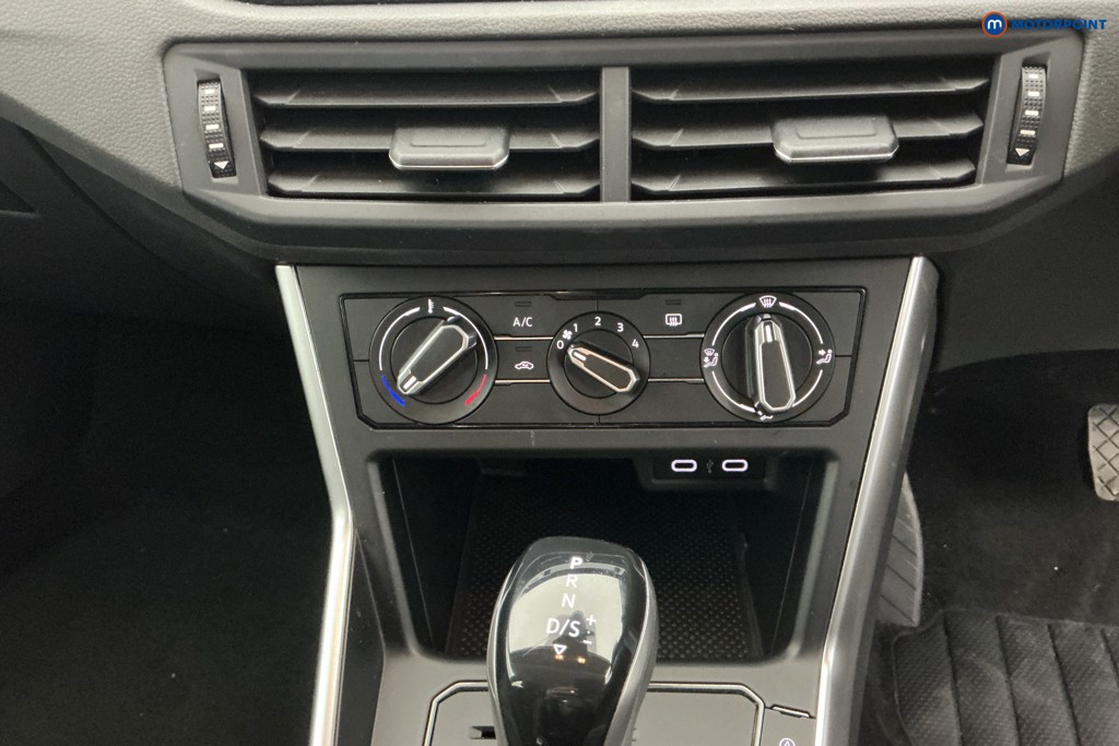 Volkswagen Polo Life Automatic Petrol Hatchback - Stock Number (1617471) - 20th supplementary image