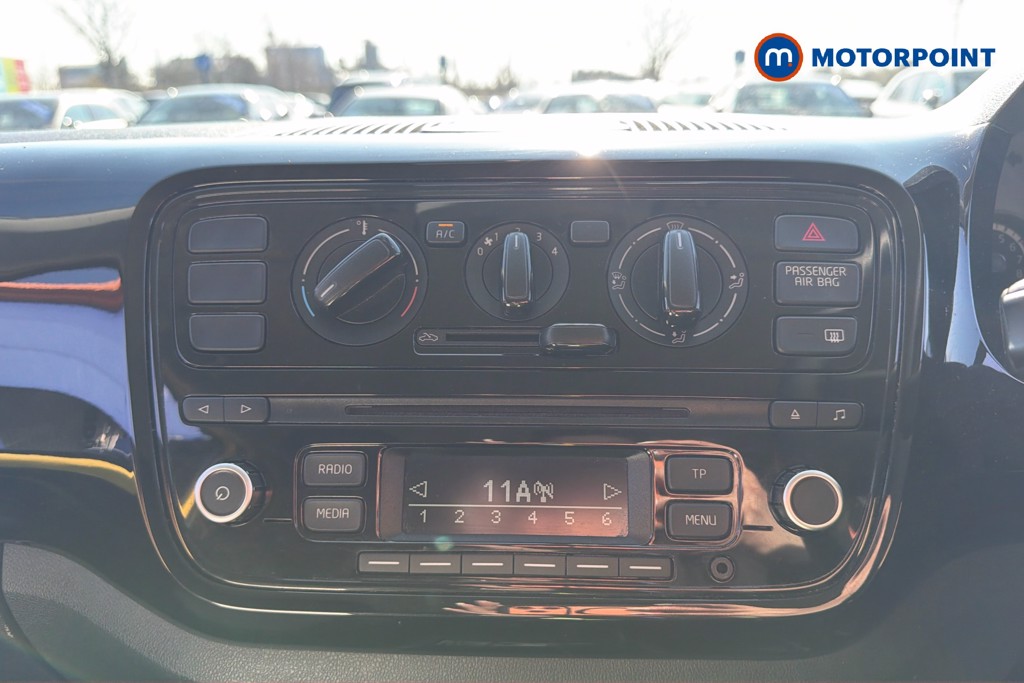 Volkswagen UP Look Up Manual Petrol Hatchback - Stock Number (1618807) - 9th supplementary image