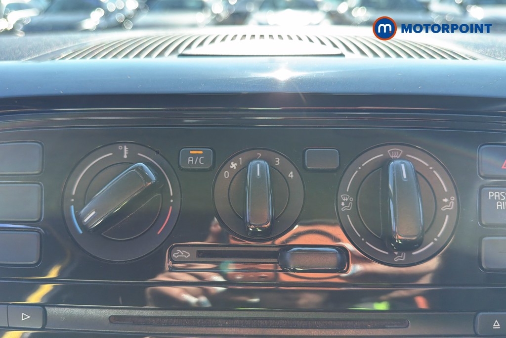 Volkswagen UP Look Up Manual Petrol Hatchback - Stock Number (1618807) - 12th supplementary image