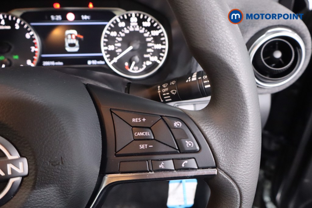 Nissan Juke Acenta Premium Manual Petrol SUV - Stock Number (1619071) - 8th supplementary image