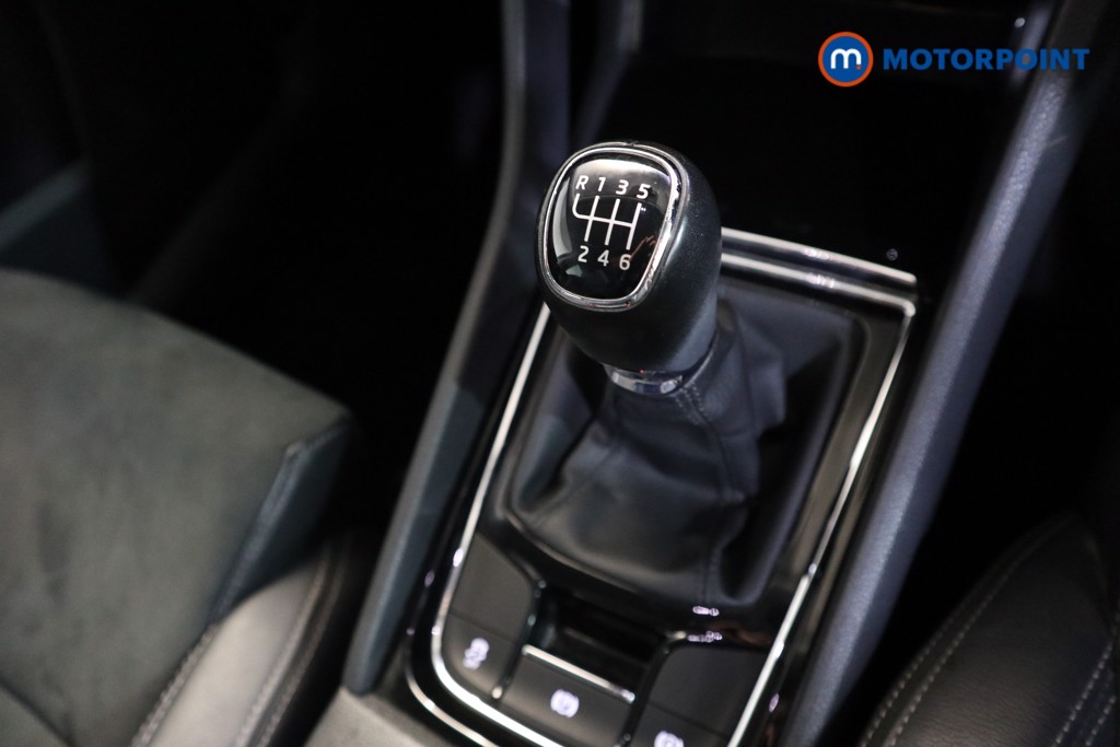 Skoda Karoq Se L Manual Petrol SUV - Stock Number (1619257) - 9th supplementary image