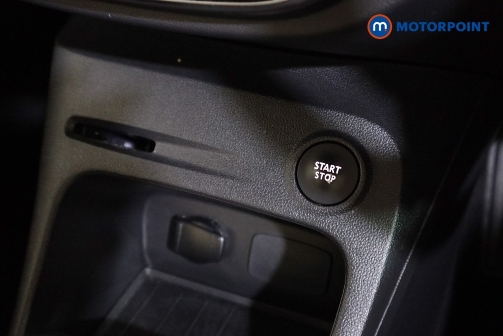 Renault Captur Iconic Manual Petrol SUV - Stock Number (1620709) - 8th supplementary image