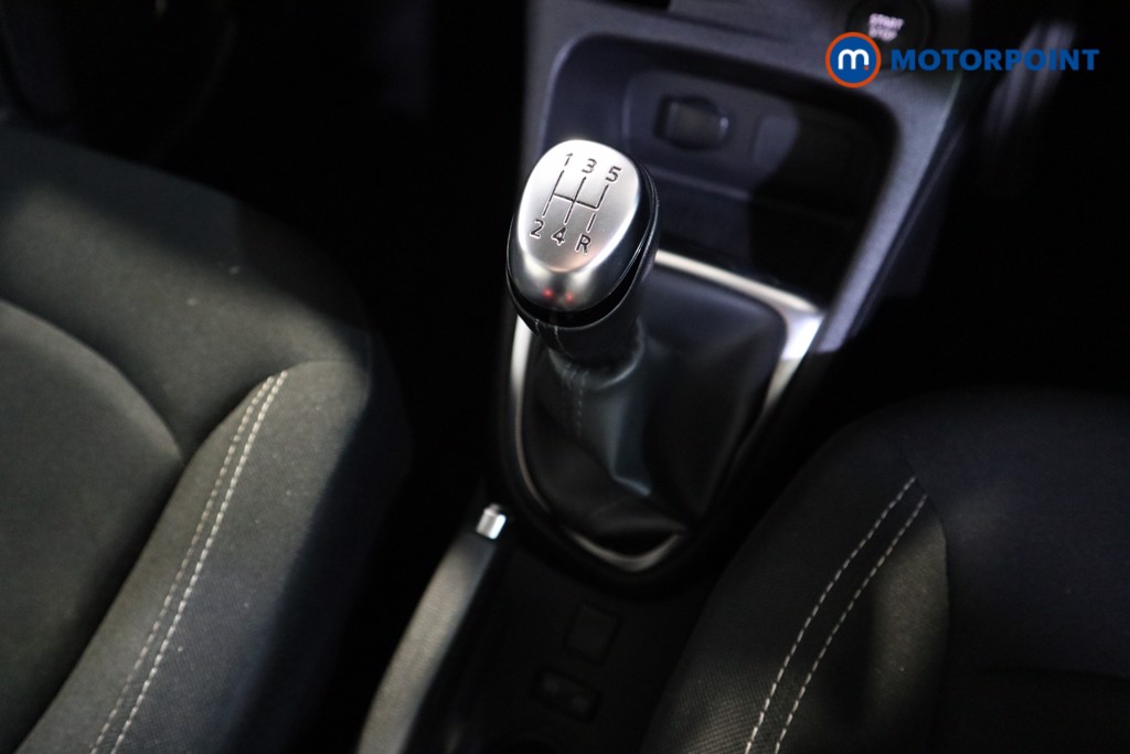 Renault Captur Iconic Manual Petrol SUV - Stock Number (1620709) - 9th supplementary image