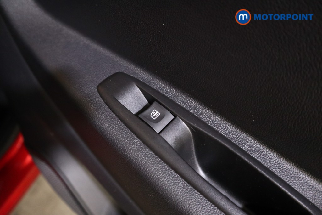 Renault Captur Iconic Manual Petrol SUV - Stock Number (1620709) - 16th supplementary image