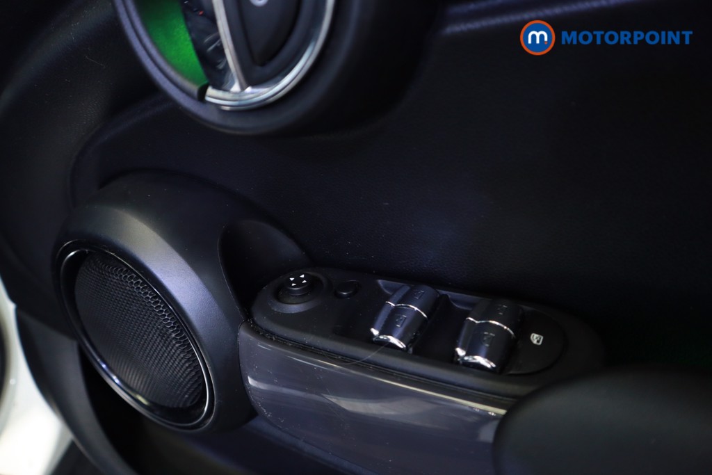 Mini Hatchback Cooper Classic Manual Petrol Hatchback - Stock Number (1620855) - 3rd supplementary image