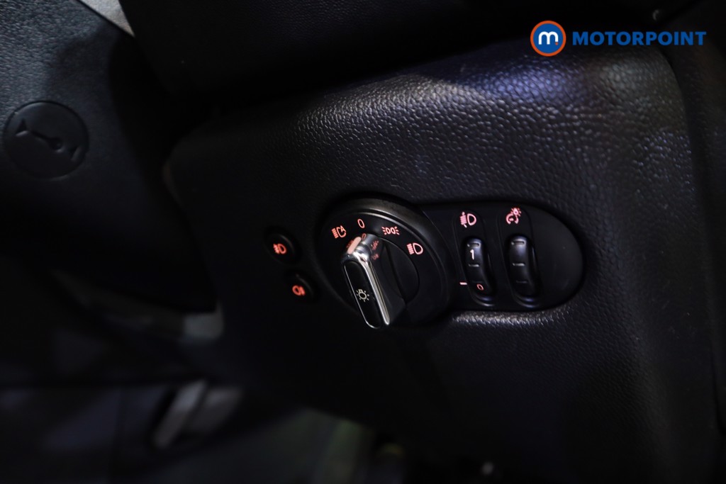 Mini Hatchback Cooper Classic Manual Petrol Hatchback - Stock Number (1620855) - 4th supplementary image