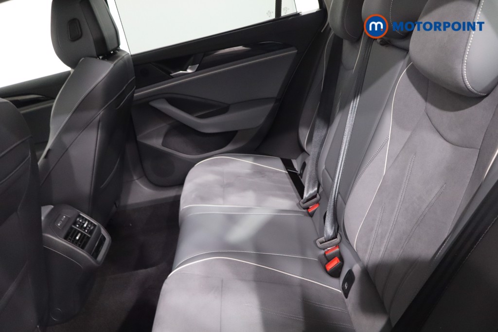 Volkswagen Passat Life Automatic Petrol Plug-In Hybrid Estate - Stock Number (1620872) - 5th supplementary image